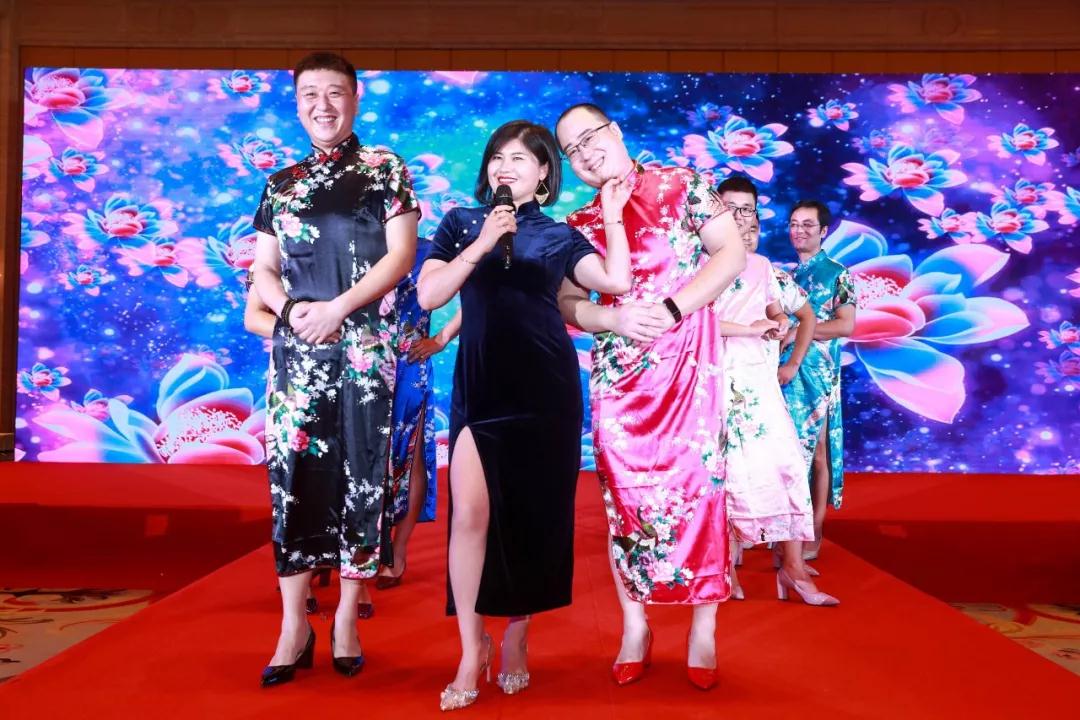 熱烈慶祝“變革創新 揚帆未來”北京中成康富2019年合伙人年會勝利召開