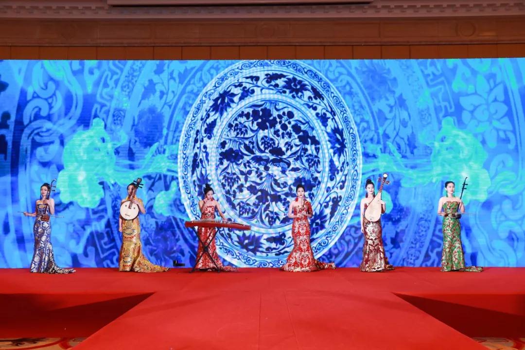 熱烈慶祝“變革創新 揚帆未來”北京中成康富2019年合伙人年會勝利召開